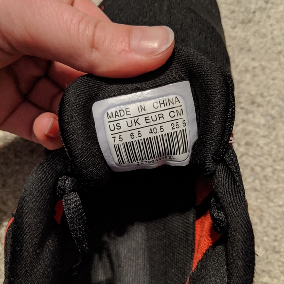 Nike Air Max- Men's 7.5 - Picture 2 of 4